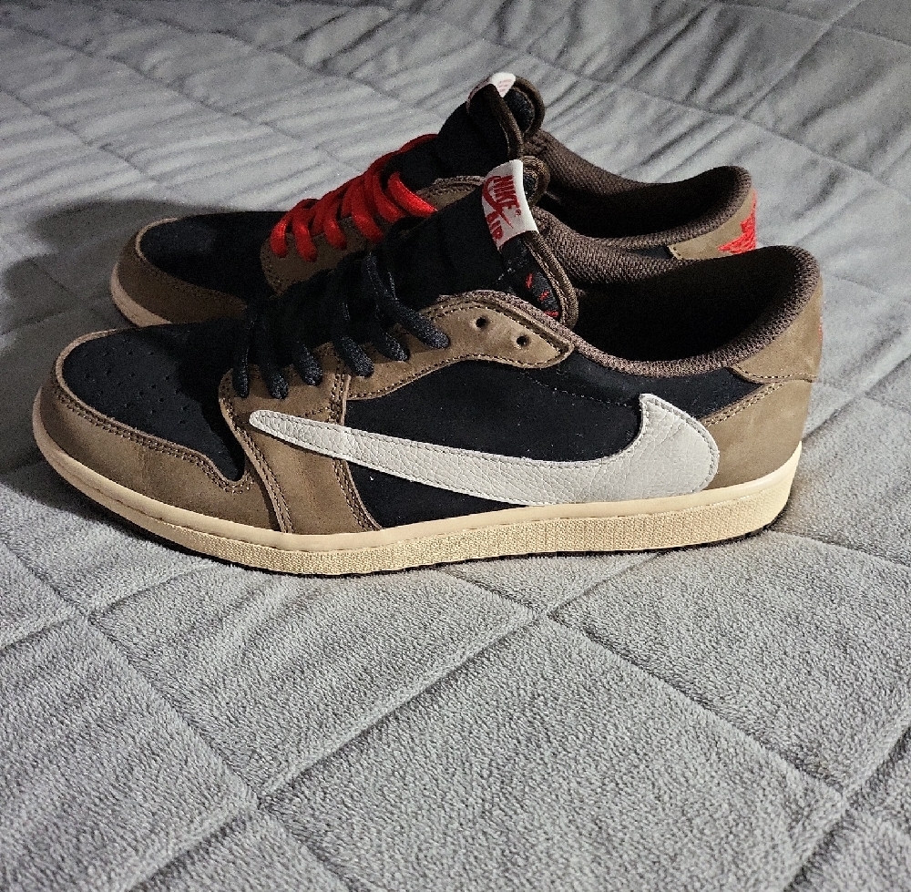 TRAVIS SCOTTS